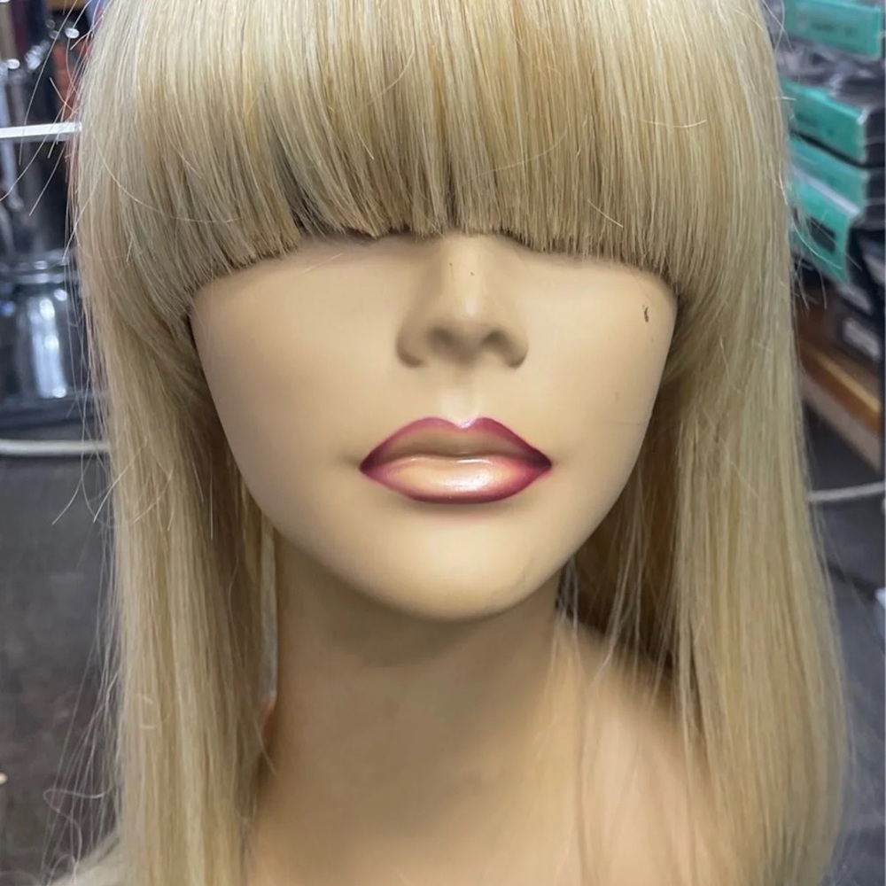 Blonde wig with brown roots